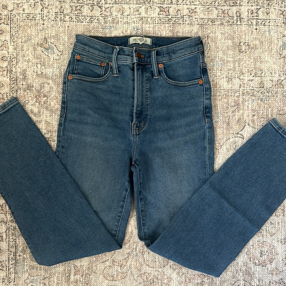 Madewell. The perfect vintage jean. Medium wash. Size 26.